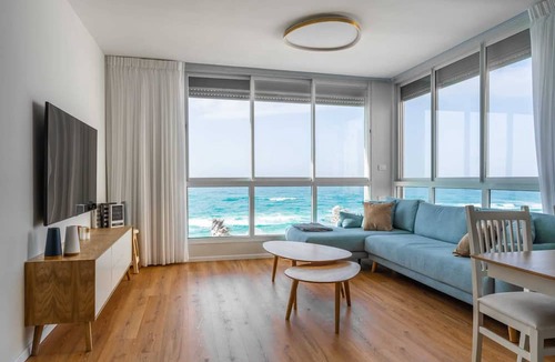 Bat Yam Apartment | Seafront 3BR w/Stunning Sea View -Mamak