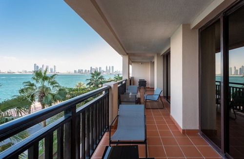 Palm Jumeirah Apartment | GuestReady - A Glimpse of Burj Al Arab