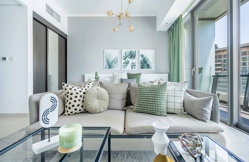 Jumeirah Beach Residence Apartment | GuestReady - Studio | Balcony-Marina View