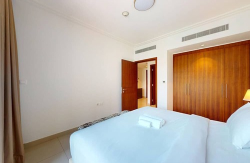 Downtown Dubai Apartment | Elegant 1 Bed l Magnificent Burj Khalifa Views