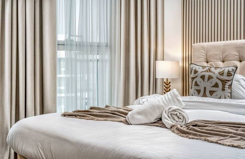 Abu Dhabi Apartment | Luxury 4BR, Yas Island by Ferrari World & Yas Mall