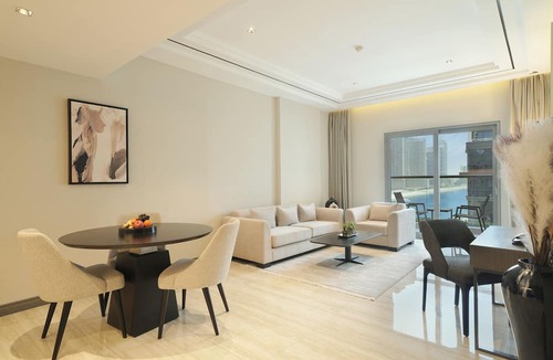 Palm Jumeirah Apartment | Mileo Hotel The Palm