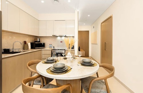 Downtown Dubai Apartment | 2BDR Apt LED side Burj Khalifa Views Opposite Dubai Mall