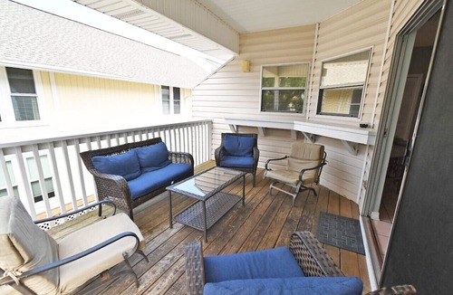 Holiday Isle Condo | Relaxing Destin Beach Walk Condo with Pool Views and Easy Beach Access Sandpiper Cove Unit 9201