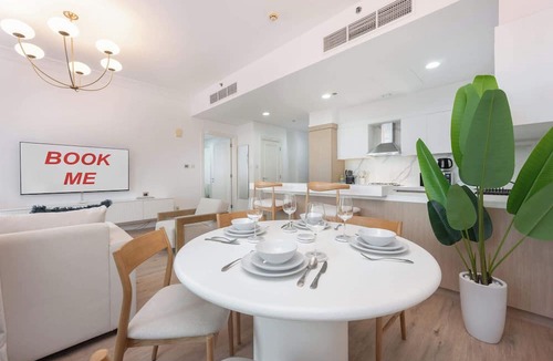 Downtown Dubai Apartment | Free housekeeping visits during your stay - StayShort - Stylish 2 Bedroom Apartment in the Heart of Downtown