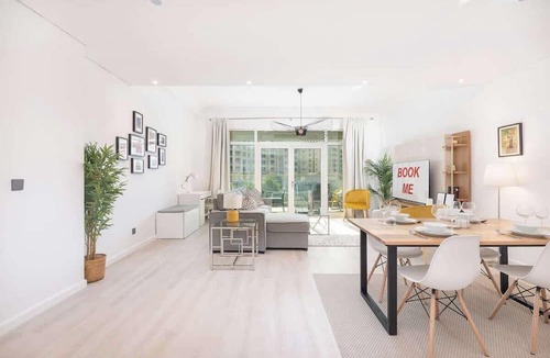 Palm Jumeirah Apartment | Free housekeeping visits during your stay - StayShort - Elegant 1BR Haven for 3 in Palm Jumeirah!