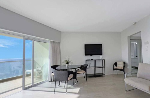Herzliya Pituach Apartment | The Sharon Sky Suite | Floor Safe Room + Shelter