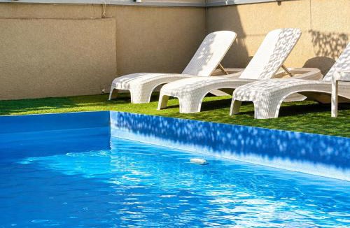 Beit She'an Apartment | על הנחל - מתחם צימרים וסוויטה עם בריכת משותפת