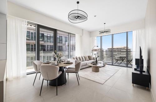 Al Safa Apartment | Luxury 2BR plus Maid Canal and Burj Khalifa Views