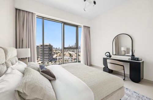 Al Safa Apartment | Luxury 2BR plus Maid Canal and Burj Khalifa Views