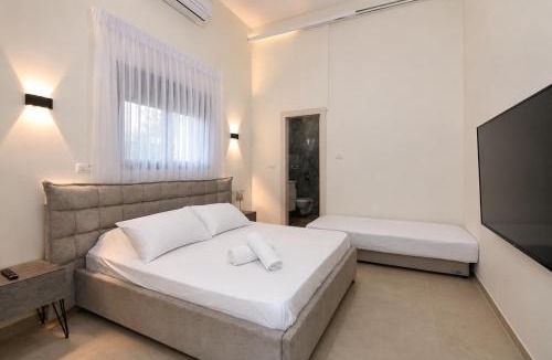 Vered Hagalil Apartment | נופש הלל - וילה מהממת עם בריכה פרטית מחוממת מקורה, וג'קוזי ליד הכנרת
