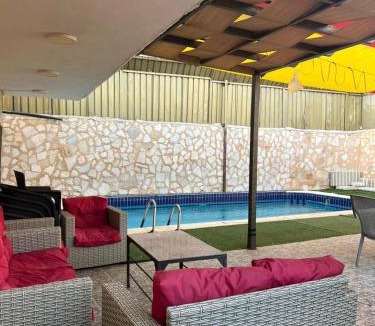 Al Kafrayn Ski Chalet | شاليه السهام