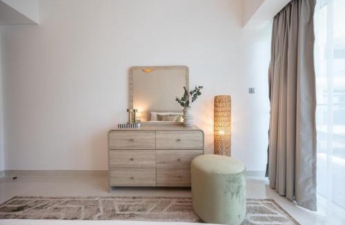 Al Raha Beach Apartment | Bloomfields 1BR in Al Hadeel East
