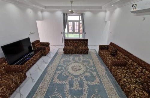 Al Wusta Governorate Ski Chalet | شاليه شاطئ خلوف
