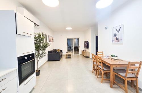 Mateh Asher Apartment | המקום של אסי - Assi's place