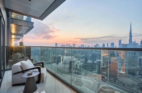Business Bay Apartment | Luxury 3BR Maid room I Burj views I Downtown
