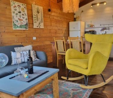 Kela Alon Ski Chalet | בקתות מול רמים