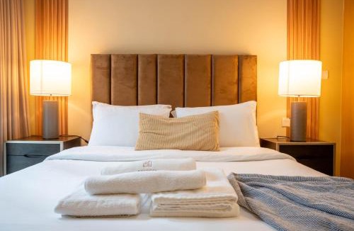 Downtown Dubai Apartment | Downtown Dubai Apartment with Pool & Gym Access