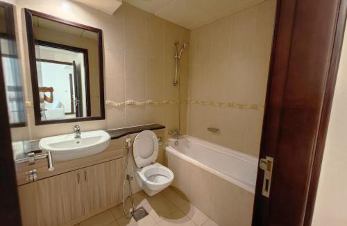 Jumeirah Lake Towers Apartment | Click Stay - JLT - 2 Bedroom & Balcony Lakes View Entire Apartment -RM
