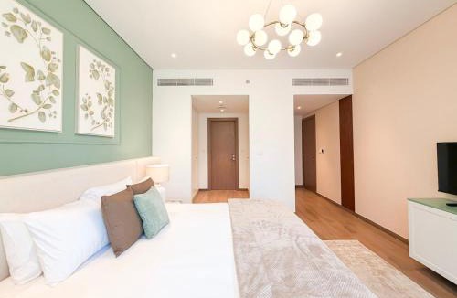 Al Wasl Apartment | Prestigious 2 Bedroom Balcony Apt Central Park - City Walk