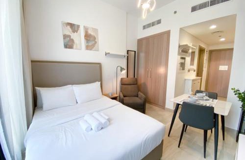 Nad Al Sheba Apartment | Modern Cozy Studio in Azizi Riviera-10