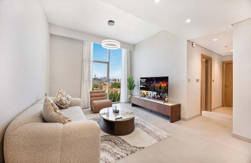 Discovery Gardens Apartment | Stunning Luxury 3BDR 5P