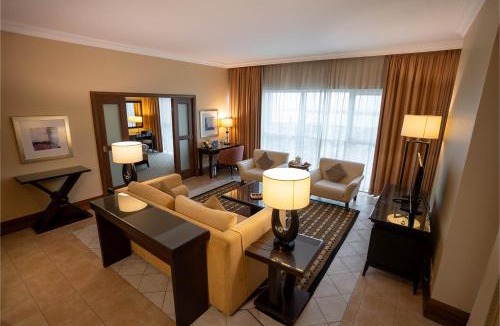 Abu Dhabi City Center Hotel | Sheraton Khalidiya Hotel