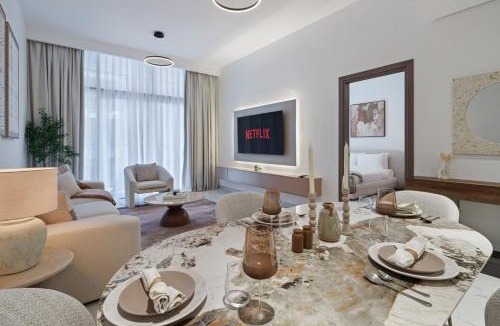 Business Bay Apartment | Bella Elite Homes Luxury 1BR Apartment in the Heart of Business Bay