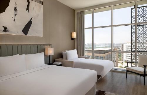 Abu Dhabi Resort | Yas Plaza Marina by IHG