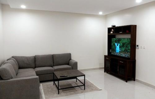 Al Ghubrah Ash Shamaliyyah Apartment | Beach star residency 2