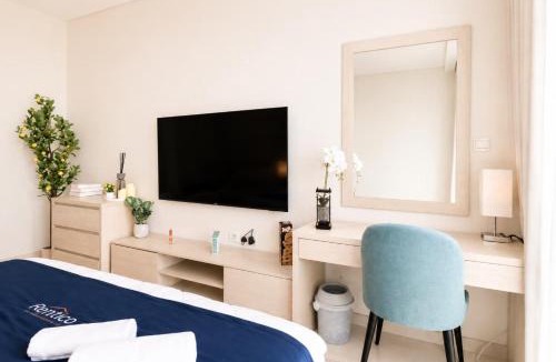 Palm Jumeirah Apartment | Rentico l Seven Palm Infinity Studio