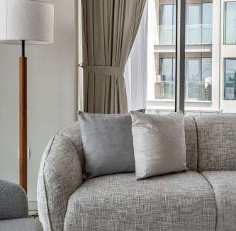 Al Safa Apartment | GuestReady - BurjKhalifa & Canal Views|2BR + Maids