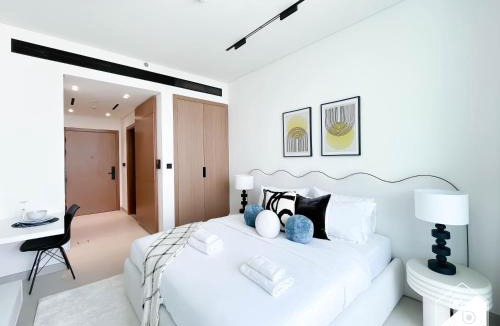 Jumeirah Village Circle Apartment | Cozy & Chic upgraded Studio with Balcony Dubai JVC