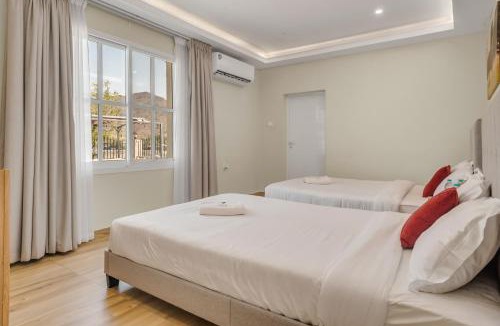 Al Gissemari House | 800 Mountains view