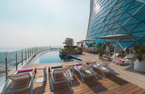 Capital Centre Hotel | Andaz Capital Gate Abu Dhabi, By Hyatt