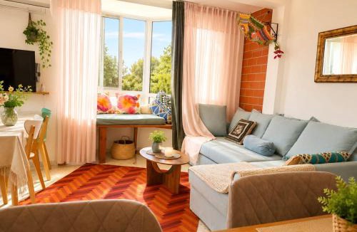 Kfar Vradim Apartment | צימס - דירת אירוח בגליל עם מרפסת