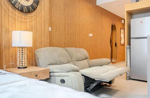 Sharjah Apartment | Apartment with 2 Double Beds in Alef Al Mamsha Sharjah - Sleeps 4