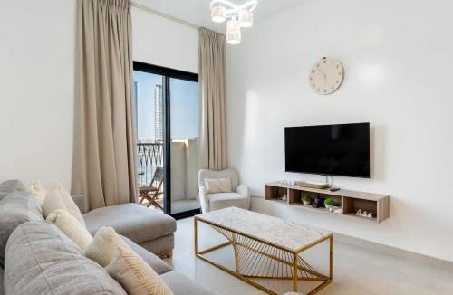 Al Khan Apartment | Premium Stunning 2-Bed Beachfront Apartment - Cyan Beach Residence