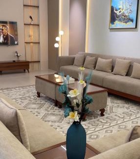 Al Ghubrah Ash Shamaliyyah Ski Chalet | إستراحة إلوريا
