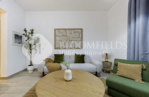 Abu Dhabi Apartment | Bloomfields 1BR In Water Edge 1