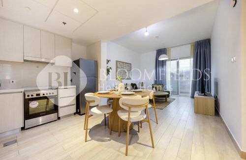 Abu Dhabi Apartment | Bloomfields 1BR In Water Edge 1