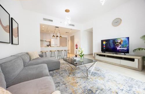 Abu Dhabi Apartment | Bloomfields 2BR in Waters Edge 9