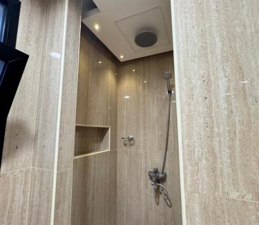 Salalah Villa | منزل في الوادي 5 غرف نوم