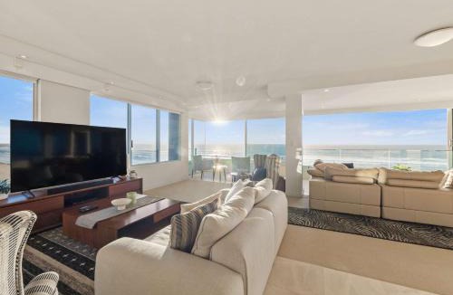 Main Beach Apartment | Sea Below Sun Above by Aryve