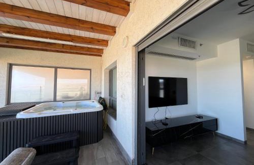 Migdal Apartment | סוויטת נוף התכלת