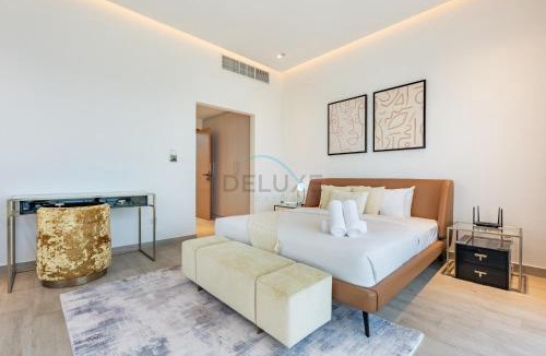 Sharm Villa | Exclusive 4BR Villa with Assistant Room, Lush Garden & Private Pool Facing Panoramic Sea Views, Al Dana Island, Fujairah by Deluxe Holiday Homes