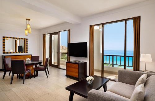 Barr Al Jissah Resort | DoubleTree By Hilton Muscat Al Waha