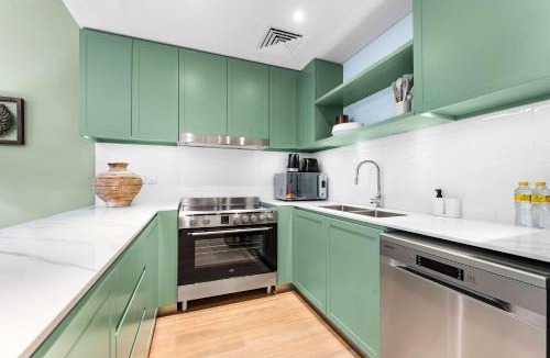 Al Wasl Apartment | Free housekeeping visits during your stay - StayShort - Bright 2 Bedroom in Citywalk Central Park that Sleeps 6 with Balcony!