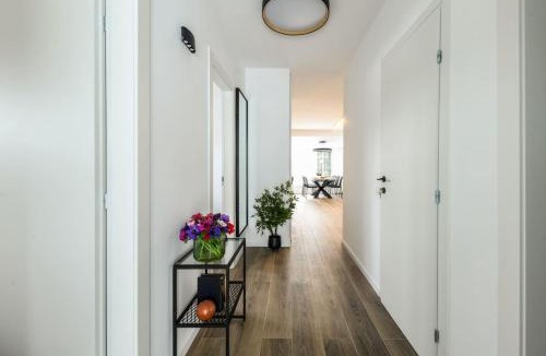 Ramat Hasharon Apartment | Ramat Hasharon Chic Peaceful Stay