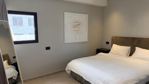 Kerem HaTeimanim Apartment | Penthouse with Jacuzzi,BBQ 2mn from sea Or Hakerem
